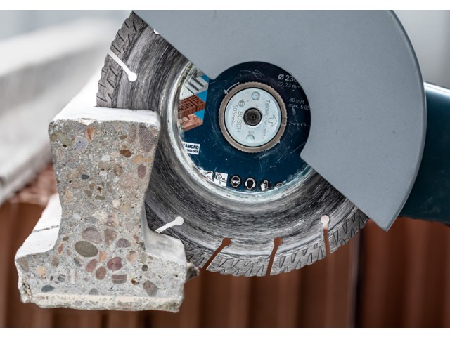 Diamantna rezalna plošča Bosch EXPERT MultiMaterial, Dimenzije: 115x22,23x2,2x12mm, 2608900659